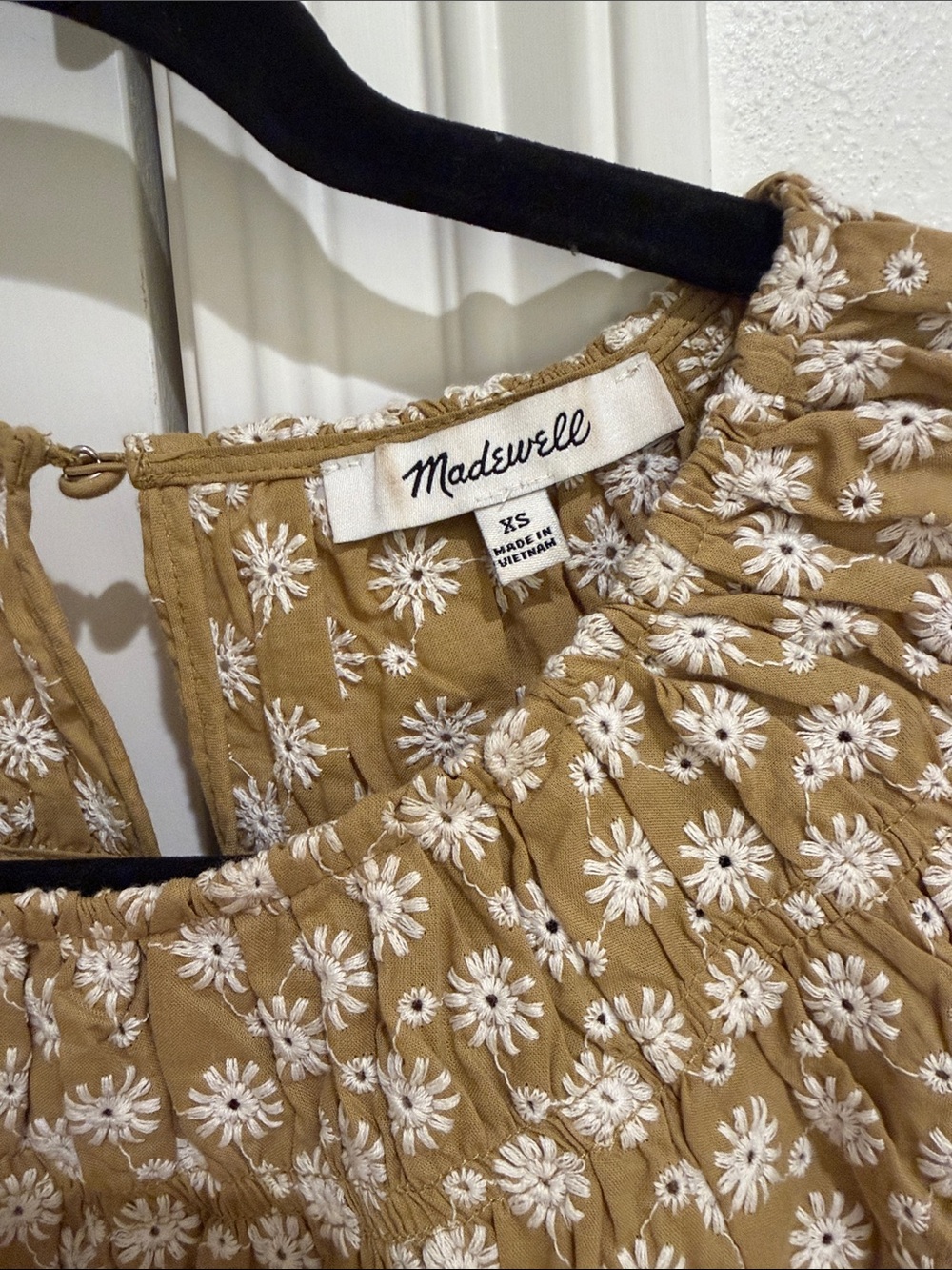 Madewell tan white embroidered top XS - Picture 2 of 4